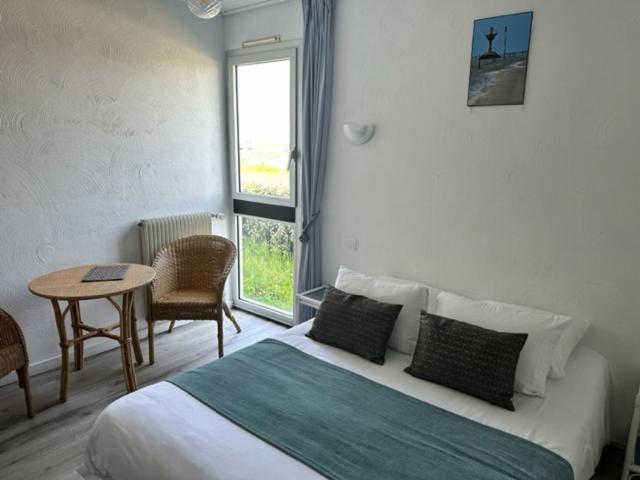 Hotel Les Esseppes L'Epine  Kültér fotó